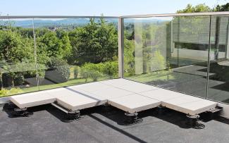 Terrace with concrete slabs on Elefeet® pedestals